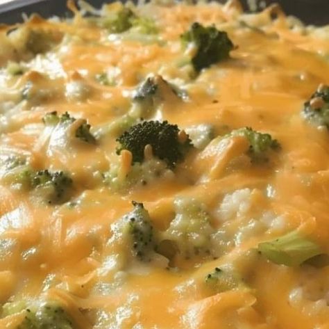 Amanda Stroud on Instagram: "Broccoli, Rice, Cheese, and Chicken Casserole Ingredients 2 cups water 2 cups uncooked rice 1 -10 ounce can of cream of chicken soup 1-10 ounce can of cream of mushroom soup 2 cups of cooked chicken, shredded ¼ cup butter 1 cup of milk 1 small white onion 16 ounces broccoli pieces 2 cups Cheddar Cheese, shredded Instructions FIRST STEP: Preheat the oven to 350* Cook the rice according to directions SECOND STEP: In a 9x13 baking pan, put the rice and the chicken in, add in the soups, butter, broccoli and onion. Stir together with 1 cup of the cheese Bake for 30 to 35 minutes THIRD STEP: During the last few minutes, sprinkle the rest of the cheese on the top and allow it to melt. Remove from the oven and let it sit for 5 minutes. FOURTH STEP: Serve with a dinner Broccoli Cheese Casserole, Casserole Side Dishes, Cheese Casserole, Frozen Broccoli, Fresh Broccoli, Easy Homemade Recipes, Poke Cake, Broccoli And Cheese, Chicken Casserole