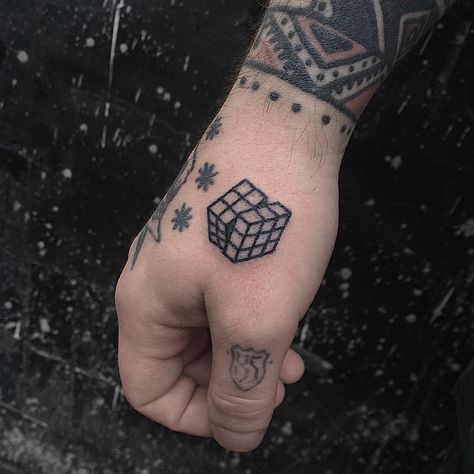 Cube Tattoo, Puzzle Tattoos, Optical Illusion Tattoos, Illusion Tattoos, Optical Illusion Tattoo, Cute Tats, C Tattoo, Cute Tiny Tattoos, Tattoo Illustration