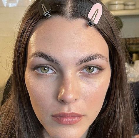 Victoria Ceretti, Natural Summer Makeup, Vittoria Ceretti, Diary Of A Model, Model Casting, Models Off Duty Style, High Fashion Models, Angel Energy, Model Lifestyle