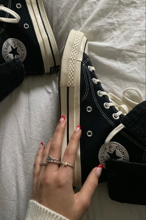 Converse Chuck 70 Aesthetic, Chuck 70s Outfit Woman, 70s Converse Outfit, Black Converse 70s, Chuck Taylor 70 Outfit Woman, Converse Chuck 70s Outfit, Converse 70 Outfit, Chuck 70 Low Outfit, Converse Chuck Taylor 70s Outfit