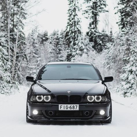 @e39.top on Instagram: “Snow time by @jennisantikko #e39top #bmw #winter” Bmw Quotes, Ghost Face Wallpaper Aesthetic, Bmw 525, Bmw M Series, Mobil Bmw, Snow Time, Super Fast Cars, Bmw I, Bmw Wallpapers