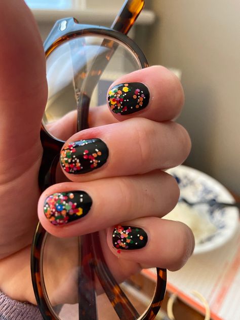 Black Confetti Nails, Black Nails With Rainbow, Black Rainbow Nails, Splatter Nails, Vegas Nails, Confetti Nails, Black Confetti, Finger Nail Art, School Dropout