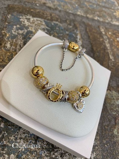 Pandora Jewlery, Pandora Bracelet Charms Ideas, Silver Pandora Charms, Pandora Bracelet Designs, Pandora Bracelet Silver, Dope Jewelry Accessories, Pandora Gold, Pandora Jewelry Charms, Diamond Bracelet Design