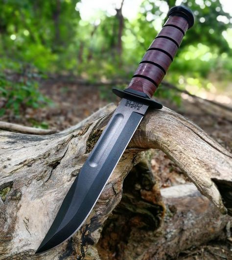 Kabar Knife, Forging Knives, Trench Knife, Tactical Swords, Knife Patterns, Pretty Knives, Badass Aesthetic, Forged Knife, Cool Swords