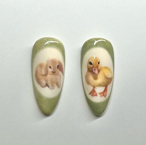 🌿🐇 𝐒𝐏𝐑𝐈𝐍𝐆 𝐏𝐈𝐂𝐍𝐈𝐂 🌷🦆 I dreamt of this set last month… it’s nice to see it in reality #nails #nailsnailsnails #nailart #nailsofinstagram #bunnynailart #bunny #nature #cottagecore #pressonnails #pressons #smallbusiness #naildesign #ducknails #art #themanicurecompany Nail Art Cottagecore, Picnic Nail Art, Nature Nail Art, Picnic Nails, Aesthetic Spring Nails, Cottagecore Nails, Bunny Nature, Bird Nails, Lexi Nails