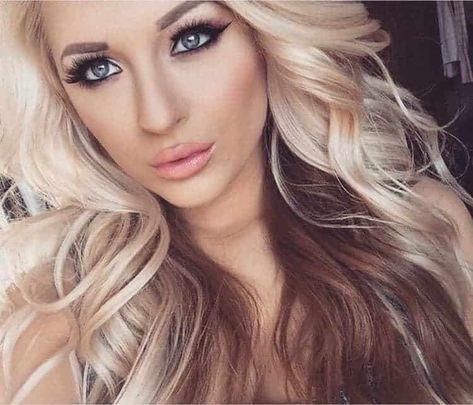 25 Splendid Blonde Hairstyles with Brown Underneath [2023] Blonde Hair With Brown Underneath, Debs Hair, Highlights Bob, Hair Caramel, Blonde Underneath, Tan Skin Blonde Hair, Hair Color Underneath, Style Salon, Colour Ideas