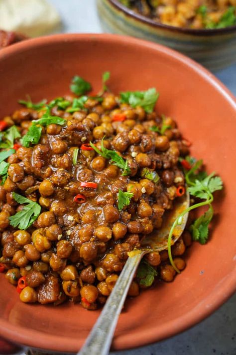 Sukha kala chana (Navratri black chickpea curry) Black Chana Recipe, Chana Recipe, Bean Dishes, Black Chickpeas, Using A Pressure Cooker, Dal Recipe, Vegan Curry, Quick Recipes Snacks, Chickpea Recipes