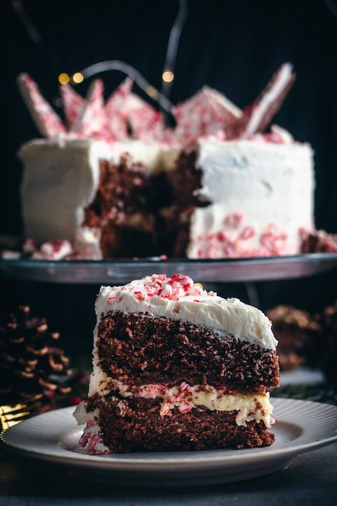 Peppermint Bark Cake, Peppermint Stick Ice Cream, Bark Cake, Peppermint Bark Recipe, Chocolate Peppermint Cake, Peppermint Bark Recipes, Bark Recipes, Baking Lessons, Spiked Hot Chocolate