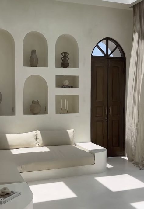 Tiny Beach House, Moroccan Houses, Niche Wall, Bali House, Arch House, Mediterranean Villa, Arch Wall, Home Hall Design, Furniture Details Design