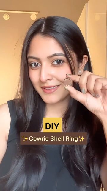 Mirror Ring, Jewellery Diy, Old Rings, Cowrie Shells, Felt Sheets, Shell Ring, Instagram Diy, Cowrie Shell, Hot Glue