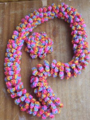 Made By Joanne: how to crochet a Lei.. Crochet Graduation Lei, How To Make Leis Hawaii Diy, Crochet Lei Pattern Free, Crochet Lei, Hawaii Crochet, How To Make Leis, Yarn Lei, Lei Making, Cheap Yarn