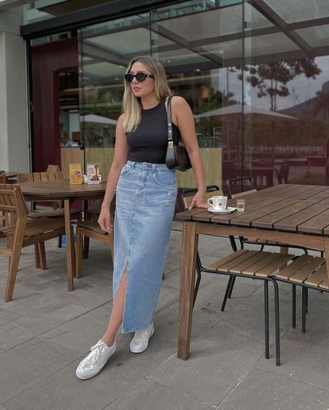 How to Style a Denim Maxi Skirt — 10 Stylish & Trendy Outfit Ideas – May the Ray Maxi Denim Skirt Outfit, Denim Skirt Outfit Ideas, Midi Skirt Outfits Summer, Denim Skirt Outfit Summer, Denim Midi Skirt Outfit, Long Denim Skirt Outfit, Denim Skirt Outfit, Denim Skirt Trend, Skirt Outfit Summer