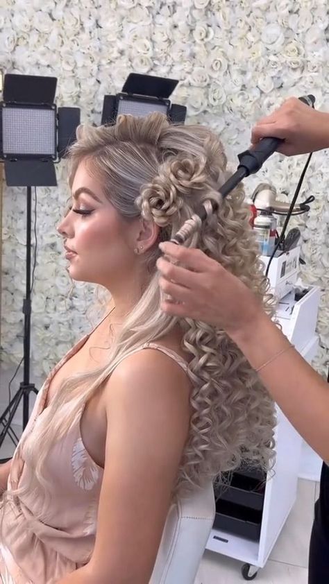 Hair Curler Wand, Wedding Curls, Wand Hairstyles, Amazing Hairstyles, Curling Wand, Tight Curls, Hair Curler, Defined Curls, Wand Curls