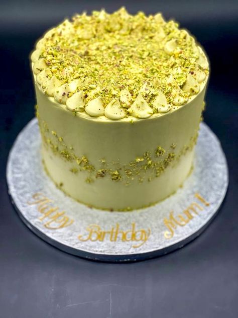 Birthday Cake Pistachio, Pistachio Cake Design, Cakes 2023, Pistachio Paste, Smooth Buttercream, Bomb Cake, Cake Maker, Pistachio Cake, Cake Delivery