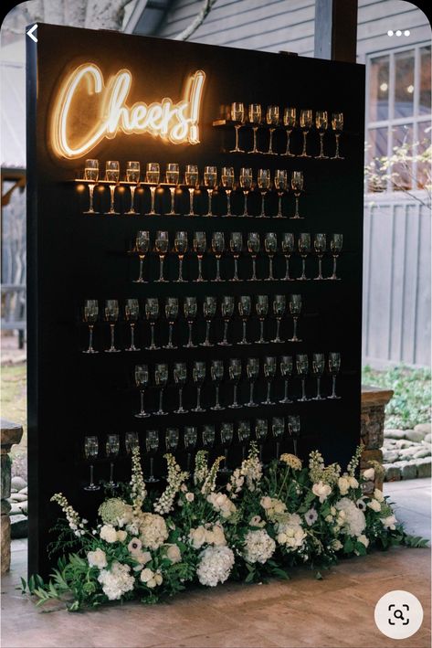 Decor For Party Events, Champagne Wall Ideas Diy, Champagne Station Party Ideas, 40th Birthday Venue Ideas, Wedding Ideas Ceremony Outdoor, Wedding Drink Wall Ideas, Wedding Cocktail Wall, Cocktail Party Backdrop, Champagne Station Wedding