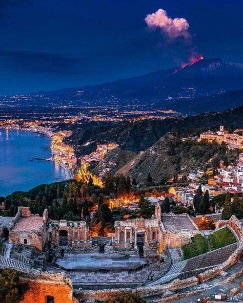 Taormina Sicily Italy, Messina Sicily, Mt Etna, Taormina Italy, Taormina Sicily, Palermo Italy, Africa Do Sul, Italy Photography, Sicily Italy