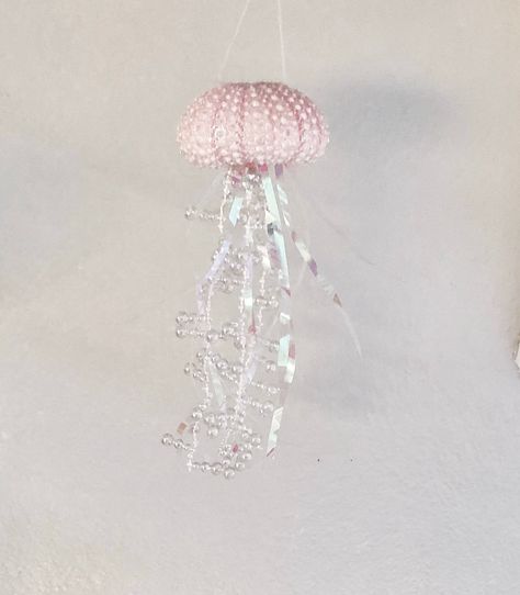 Jellyfish Christmas Ornaments Diy, Beach Christmas Ornaments, Christmas Ornaments Diy, Beach Christmas, Ornaments Diy, Diy Christmas Ornaments, Jellyfish, Christmas Ornaments, Christmas