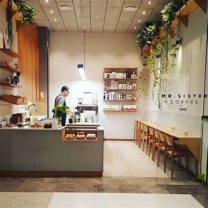 Small Shop Interior, Café Design, Corner Cafe, Small Coffee Shop, Small Cafe Design, Cafe Seating, Coffee Shop Interior Design, Design Café, Cafe Shop Design