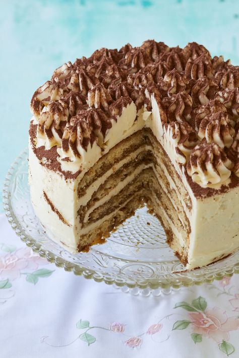 Tiramisu Layer Cake, Recipe Tiramisu, Gemma Stafford, Tiramisu Cake Recipe, Buttercream Decorating, Bigger Bolder Baking, Tiramisu Cake, Tiramisu Recipe, Baking Recipe