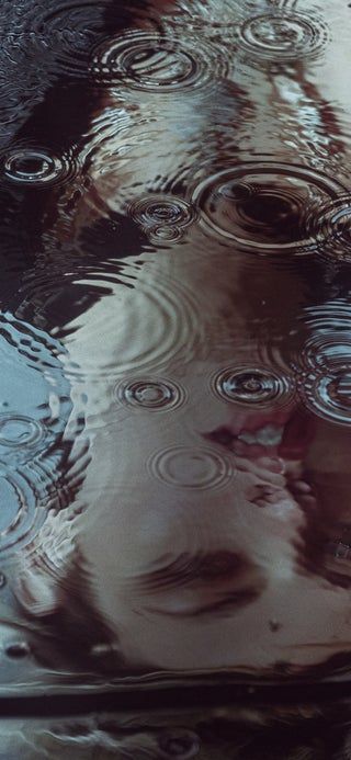 Water Reflection Aesthetic, Reflection Pictures Ideas, Reflection In Water Photography, Water On Mirror Photography, Reflection Self Portrait, Mirror Water Photography, Water Reflections Art, Water Refraction Photography, Reflection Gcse Art