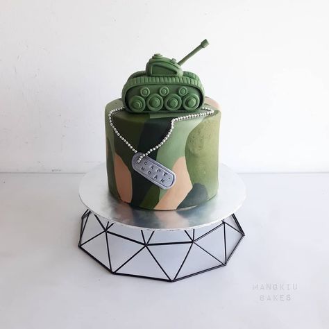 Tank Cakes For Boys, Tank Birthday Cake, Soldier Cake, Tank Cake, Military Cake, Army Birthday, Army's Birthday, Groom Cake, Cake Decorating Frosting