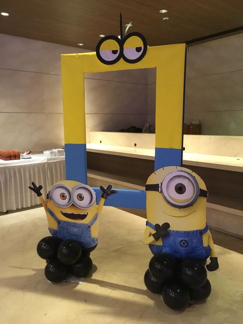 Minion Theme Decoration, Despicable Me Party Decorations, Minions Decorations, Minion Photo Booth, Minion Centerpieces, Minion Wedding, Minions Birthday Party Decorations, Minion Party Decorations, Minion Party Theme