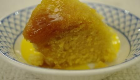 No need to steam this pudding for hours, it takes five minutes in the microwave. This recipe is specially designed for feeding a large group. Syrup Sponge Pudding, Rum Bundt Cake, Sponge Pudding Recipe, Treacle Sponge, Cake Glaze, Sponge Pudding, Rum Cake Recipe, Lemon Sponge, Glaze For Cake