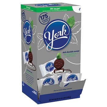 York Dark Chocolate Peppermint Patties, 84 oz, 175-count York Peppermint Patties, Chocolate Candy Brands, Peppermint Treats, York Peppermint Patty, Peppermint Patty, Edible Crafts, Candy Brands, Kosher Recipes, Mint Candy