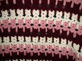 Cats on a Fence crochet tutorial http://www.crochetgeek.com/2009/04/abstract-crochet-cats.html?m=1 Crochet Cat Stitch, Cat Stitch, Kat Haken, Virkning Diagram, Crochet Cats, Crochet Geek, Crochet Cat Pattern, Bonnet Crochet, Haken Baby