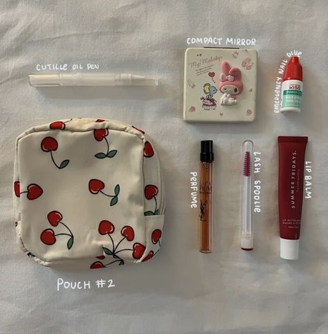 Nature Creatures, Everyday Bag Essentials, Cuticle Oil Pen, Kiss Lashes, School Bag Essentials, Backpack Essentials, Inside My Bag, Oil Pen, Purse Essentials