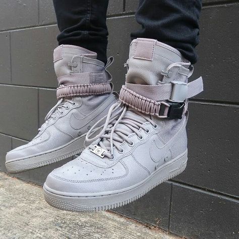 Nike Sf Af1 Outfit Men, Nike Air Force 1 High Outfit, Shoes Sneakers High Tops, Nike Sf Af1, Nike Boots, Kicks Shoes, Air Force 1 High, Nike Air Shoes, Air Jordan Sneakers