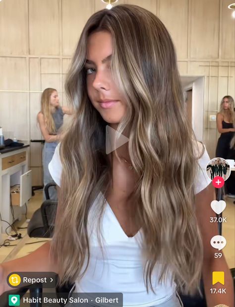 Hilights Hair Brunettes, Money Pieces On Brown Hair, Ruby Hair, Haircut Inspo, Dark Brunette Hair, Color Balayage, Brown Hair Inspo, Money Piece, Brunette Hair With Highlights