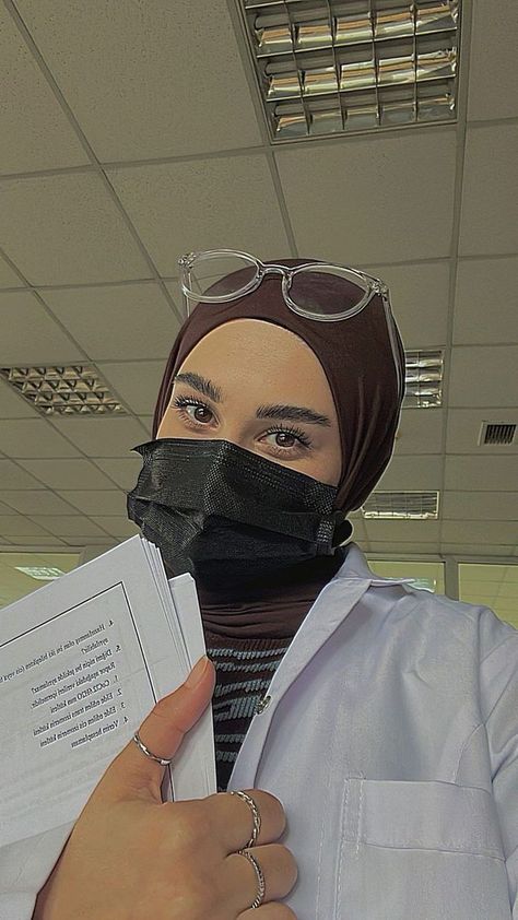 Hijabi Doctor Outfit, Medical Student Outfit, Doctor Quotes Medical, Dental Photos, Medical Photography, Medical Quotes, Medical School Life, Medical Student Motivation, Nurse Aesthetic