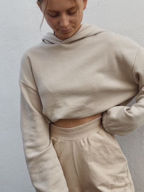 Beige, cream, neutral joggers set, ASOS, weekend collective, Zara cropped jumper, hoodie, monochrome, 2021 fashion, lockdown, WFH, Work from Home, Loungewear Sweats Aesthetic, Matching Sets Sweats, Jumper Aesthetic, It Girl Aesthetic, Recruitment Ideas, Matching Sweats, Sweats Outfit, Sweat Sets, Working Out Outfits