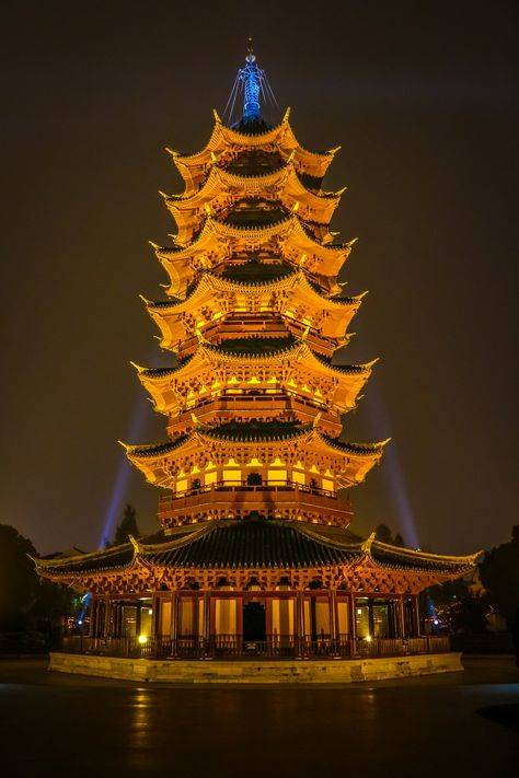 https://flic.kr/p/MCK1aQ | Buddhist Temple - Suzhou - China | Canon EOS 700D Buddhist Pagoda, Suzhou China, China Architecture, Visit China, Asian Architecture, Chinese Architecture, Beautiful Castles, Buddhist Temple, China Travel