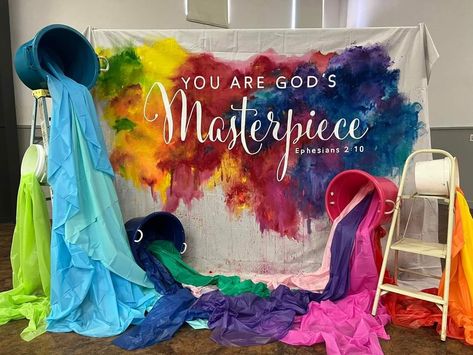 Art Show Entrance Ideas, Art Backdrop Ideas, Paint Party Photo Backdrop, Art Show Photo Op, Art Show Banner Ideas, Art Show Display Ideas School, Art Show Photo Backdrop, God's Masterpiece Decorations, Art Camp Decorations