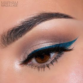 Turquoise Eyeliner Looks, Turquoise Eye Makeup Simple, Prom Makeup For Turquoise Dress, Turquoise Eyeliner Makeup, Makeup With Turquoise Dress, Dark Green Eyeliner, Eyeliner Bleu, Turquoise Eye Makeup, Turquoise Eyeliner