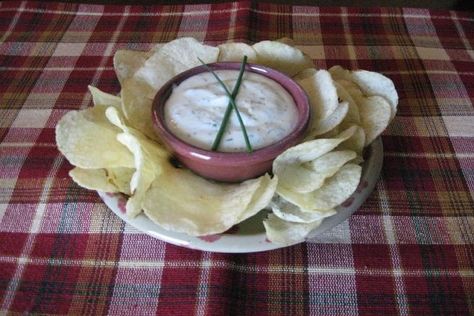 Chive dip Top The Tater Recipe, Chip Dip Recipe, Chive Dip, Chip Dip Recipes, Dip Food, Cold Dips, Homemade Mayonnaise, Salsa Dip, Loaded Baked Potatoes