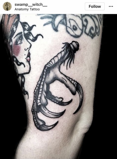 Crow Claw Tattoo, Bird Talon Tattoo, Crow Foot Tattoo, Creep Tattoo, Swamp Tattoo, Talon Tattoo, Halloween Henna, Dark Tattoo Ideas, Feminine Tattoo Ideas