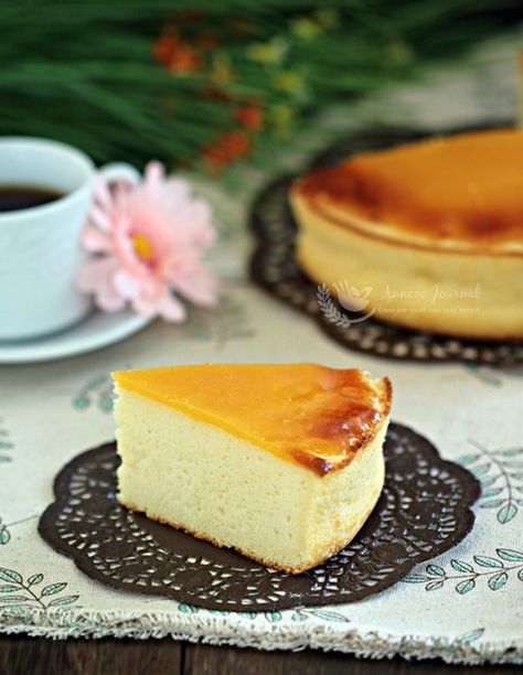 Honey Baked Cheesecake Burnt Cheese, Chesse Cake, Yummy Cheesecake, Honey Baked, Baked Cheesecake, Baking With Honey, Baked Cheese, Cheesecake Cake, Popular Desserts