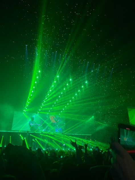 Green Dj Aesthetic, Green Concert Aesthetic, Green Music Aesthetic, Green Outfit Aesthetic, Crk Ocs, Interesting Aesthetic, Machine Photography, Green Widget, Concert Lights