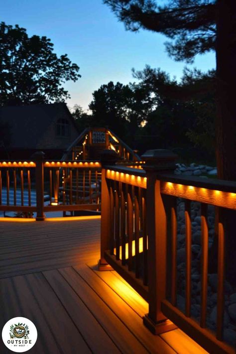 25 Awesome Deck Railing Ideas for Your Backyard Deck Lights On Deck, Decking Lighting, Wooden Decking, Deck Railing Ideas, Railing Ideas, Deck Railing, Gardens Design, Backyard Deck, Outdoor Gardens Design