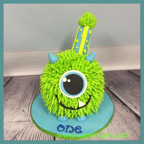 Cute Monster smash cake for a first birthday. Monster Inc Smash Cake, Monster Smash Cake 1st Birthdays, Goblin Cake, Monster Smash Cake, Monster Smash Cakes, Monster Birthday Cakes, Monster First Birthday, Halloween First Birthday, Monster 1st Birthdays