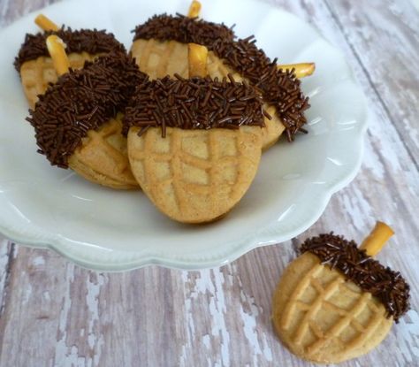 Nutter Butter Acorns Nutter Butter Acorn Cookies, Nutter Butter Acorns, Acorn Cookies, Fall Appetizers, Nutter Butter Cookies, Nutter Butter, Edible Crafts, Fall Snacks, Thanksgiving Cookies