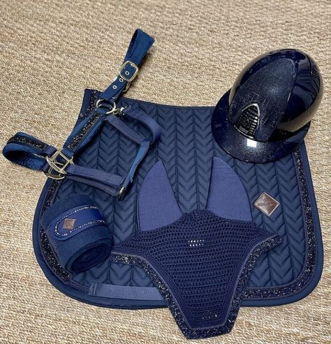 English Horse Tack, Horse Riding Outfit, Equestrian Aesthetic, Equestrian Chic, Horse Riding Clothes, Horse Fashion, Horse Equipment, Horse Gear, Horse Accessories