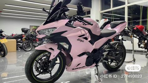 Pink Yamaha R6, Girl Car Decor, Car Pfp, Pink Motorcycle, Car Lifestyle, Riding Tips, Drømme Liv, Image Moto, Custom Sport Bikes