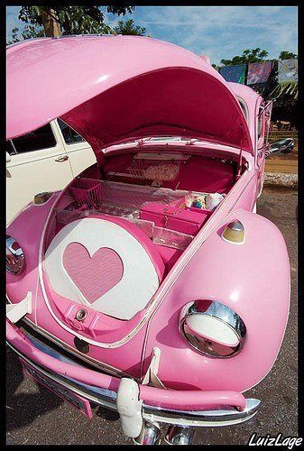 I would love this car! Pink Beetle, Barbie Beach, Vw Sedan, Tout Rose, Glitter Rosa, Girly Car, Vw Vintage, I Believe In Pink, Old Pink