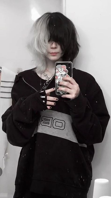 Vomitboy Haircut, Half Black Half White Hair, Genderfluid Hairstyles, Emo Boy Hair, Hair Covers, Emo Teen, Silver Chain Pendant, Try On Hairstyles, Dyed Hair Inspiration