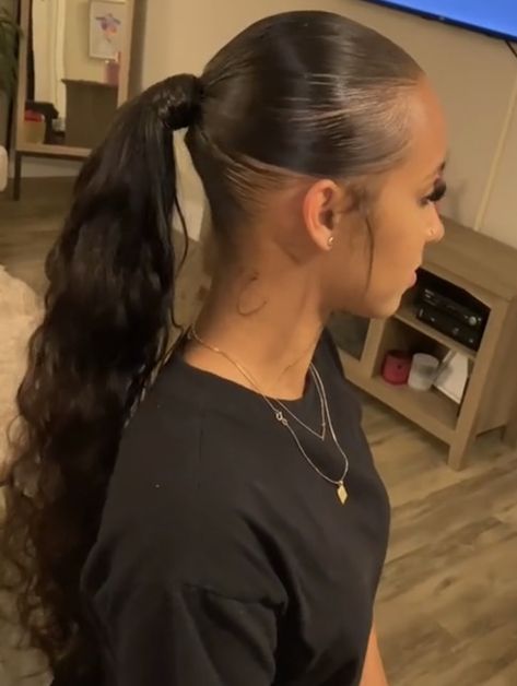 Slick Pony Middle Part, Ponytails Hairstyle, Low Pony Hairstyles, Black Hair 90s, Hair 90s, Slick Ponytail, Pony Hairstyles, Sleek Ponytail Hairstyles, Prom Couples