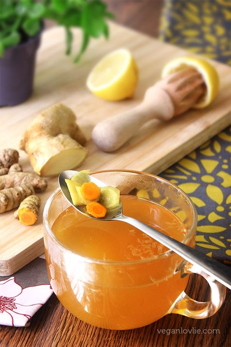 Freedom in a Cup of Turmeric Ginger Lemon Tea - Cleansing Recipe, Musings & Inspiration Ginger Lemon Tea, Turmeric Ginger Tea, Detox Tea Recipe, Homemade Detox, Ginger Benefits, Ginger Turmeric, Turmeric Tea, Detox Drinks Recipes, Best Detox